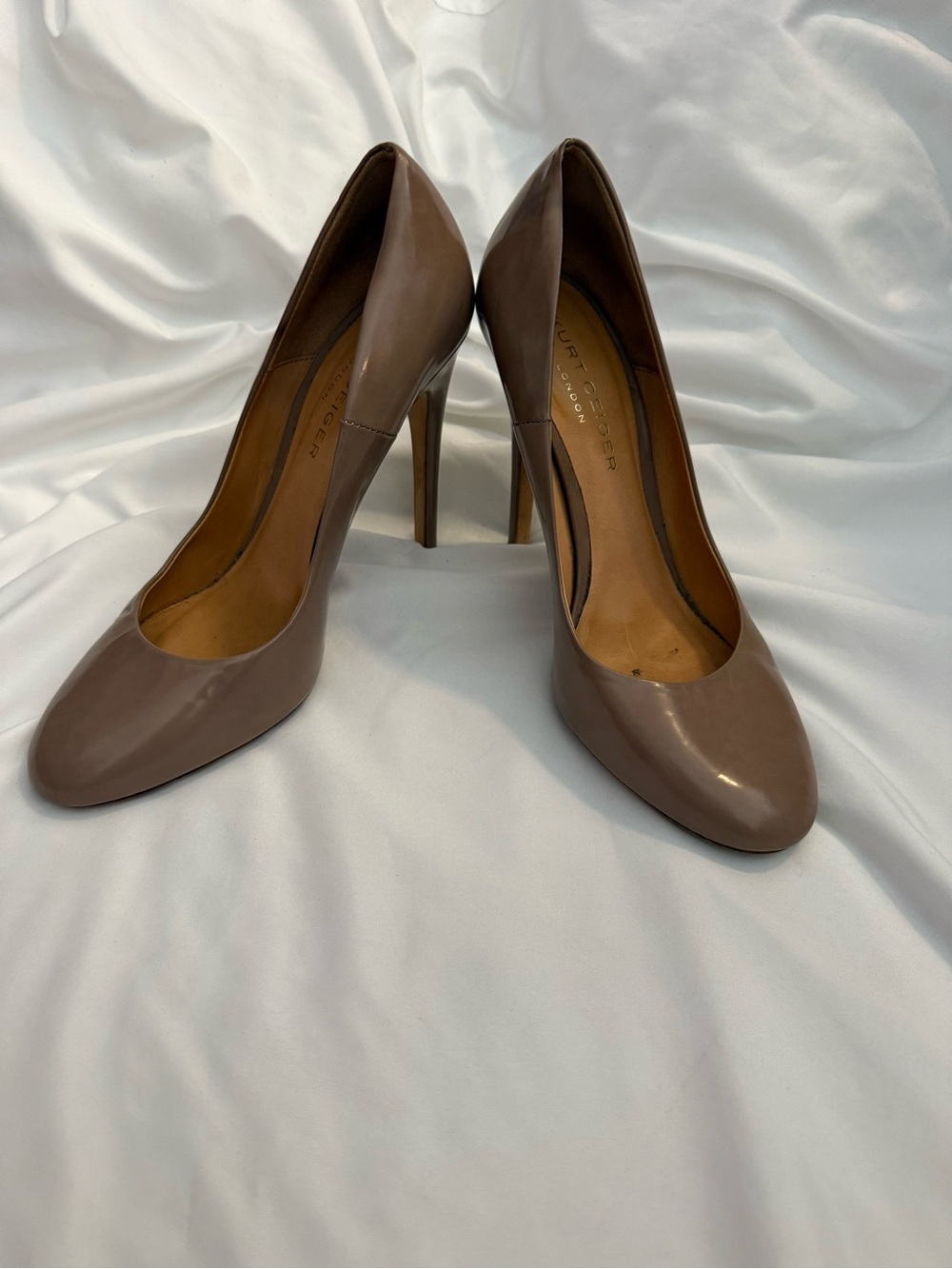 EUC Kurt Geiger London Eden Court Shoes in Natural Leather